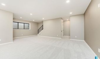 405 N Sunshine Ave, Brandon, SD 57005