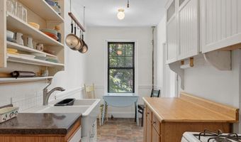 66 Queensberry St 319, Boston, MA 02215