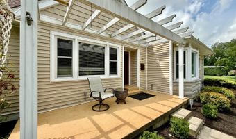 505 Edgewood Dr, Batesville, IN 47006