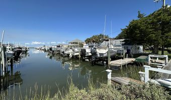 319 Old Causeway Rd, Atlantic Beach, NC 28512