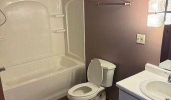31 Angela St, Athens, OH 45701