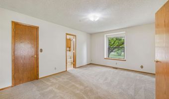 640 S Daisy Ln, Andover, KS 67002