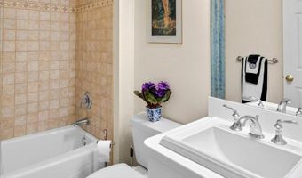 3 RAYMOND Ln, Belle Mead, NJ 08502