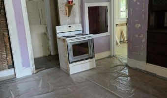 33 Oak St, Brattleboro, VT 05301