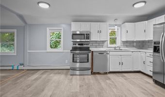 135 Lippitt Ave, Cranston, RI 02921