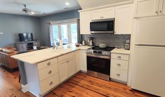 1 Bennett Point Dr A, Beaufort, SC 29907