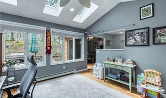 77 Lippitt Ave, Cumberland, RI 02864