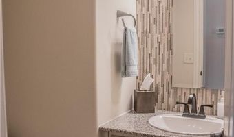 610 SW 5th St, Bentonville, AR 72712