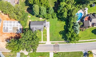 1323 Carolyn Dr, Charlotte, NC 28205