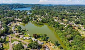 19 Valerie Ln, Danbury, CT 06811