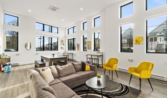 117 W 2ND St 202, Bayonne, NJ 07002
