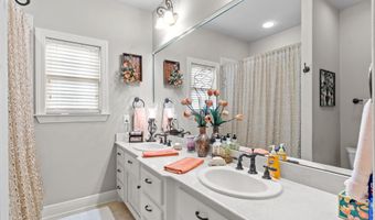 7225 E Worth Ave, Benton, AR 72019
