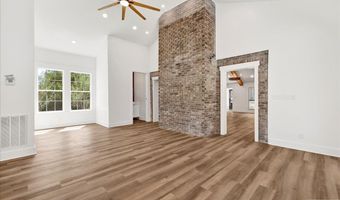 960 CAMP BRANCH Rd, Alabaster, AL 35007