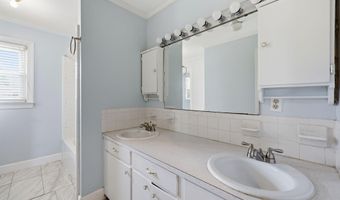 4130 Terrace Dr, Ayden, NC 28513