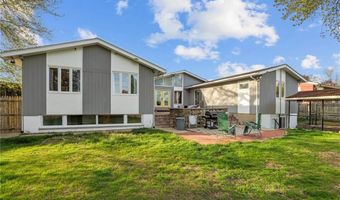 37 Pinewood Dr, North Providence, RI 02904