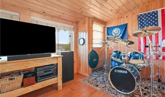 41 Yeoman Ave, Cranston, RI 02920