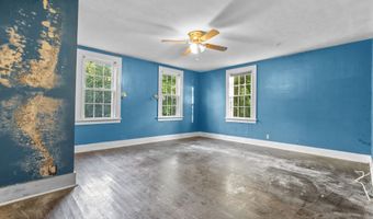 19 Elm St, Ansonia, CT 06401