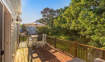 5 Sea Knoll Ct, Bourne, MA 02532