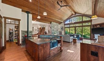 500 Wild Swan Trl, Bigfork, MT 59911