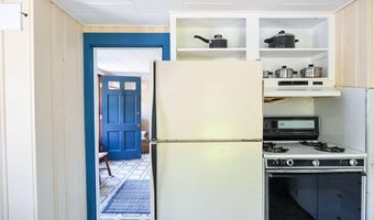 7 Freeman St, Bourne, MA 02532
