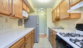 8302 TOBIN Rd 11, Annandale, VA 22003