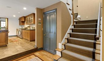 3 Raiders Ln, Darien, CT 06820