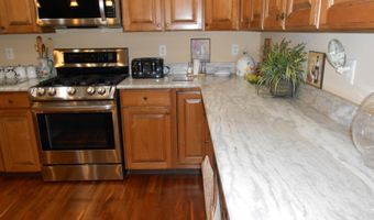 4 HIDDEN LAKE Cir, Barnegat, NJ 08005