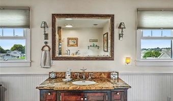 33 Withington Rd, Narragansett, RI 02882