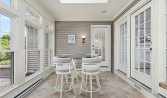 80 Douglas Dr, North Kingstown, RI 02874