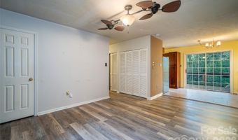 6 Hillview Cir, Asheville, NC 28805
