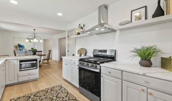 8246 Windcombe Blvd, Indianapolis, IN 46240