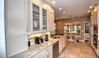 4 Symphony Ave, Bayville, NJ 08721