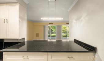 1615 E CENTRAL Rd 218C, Arlington Heights, IL 60005