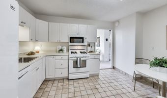 5225 POOKS Hl 712 N, Bethesda, MD 20814