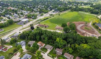 58 CRESTVIEW Dr, Appleton, WI 54915