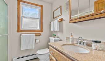 1525 E JOHN St, Appleton, WI 54915