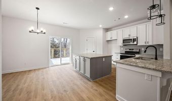 98 Selkirk Dr, Bella Vista, AR 72715