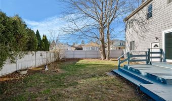 16 Courtway St, Narragansett, RI 02882