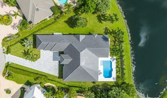 100 Glenbrook Ct, Atlantis, FL 33462