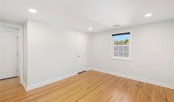 5 Lee Rd, Barrington, RI 02806