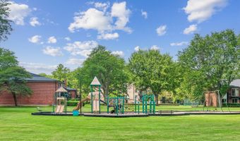 2434 Brandenberry Ct 2A, Arlington Heights, IL 60004