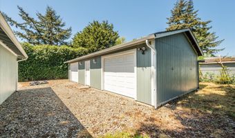 1135 1ST St NE, Bandon, OR 97411