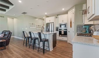1592 Grayhawk Dr, Basehor, KS 66007