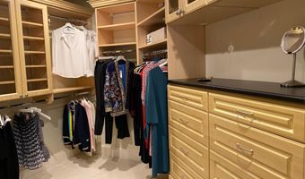 2138 PATRICK HENRY Dr, Arlington, VA 22205