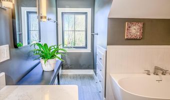 16 Cottage St, Belfast, ME 04915