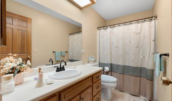 1114 Packard PL Pl, Auburn, IN 46706