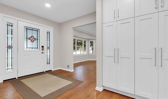 1701 GLASTONBERRY Rd, Potomac, MD 20854