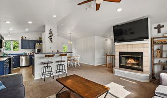 7821 Charlotte Cir, Anchorage, AK 99502
