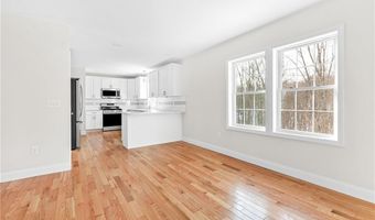 72 Wilbur Rd, Lincoln, RI 02865