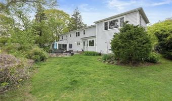 21 Preston Dr, Barrington, RI 02806